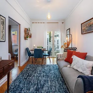 whome-estrela-family-apartment-perfect-for-families-friends.hotels-lisbon-portugal.com/